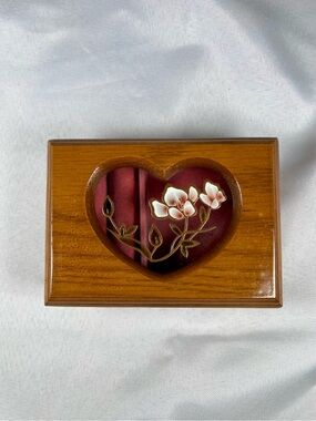 Vintage 80s Wooden Jewelry Box Pink Velvet Heart
